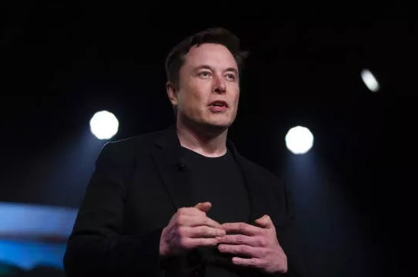 Elon Musk'tan milyonlarca takipçisine Tesla sorusu: Satmalı mıyım?