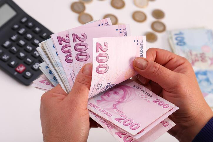 Milyonları ilgilendiriyor: Asgari ücrette 5 olasılık!