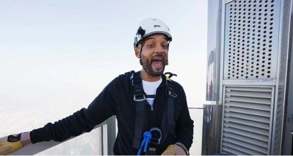 Will Smith dünyanın en yüksek binası Burc Halife'ye tırmandı