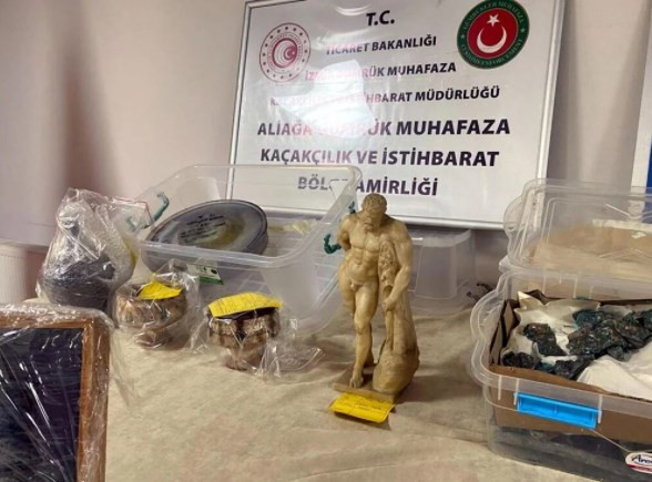 İzmir'de özel işlemden geçirilmiş insan başları ele geçirildi