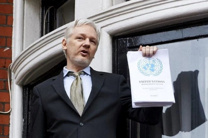 ABD, Assange'ı izlediğini kabul etmek istemiyor