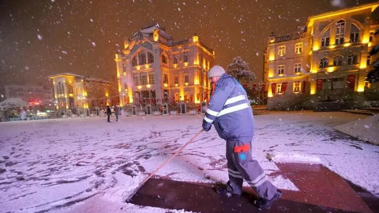 Türkiye 'kar'a teslim: Çok sayıda ilde eğitime kar engeli!