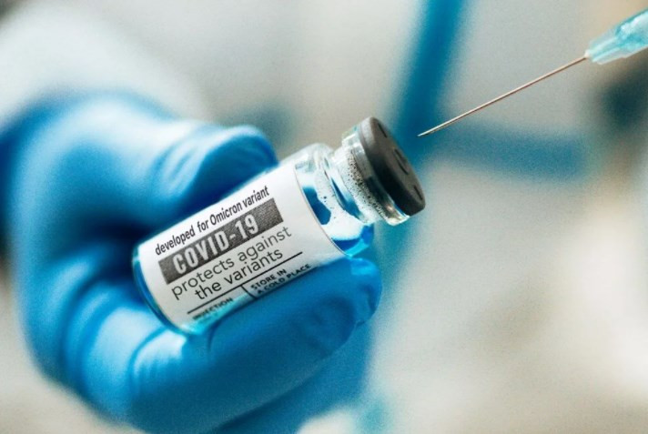 Üçüncü doz Pfizer/BioNTech aşısı Omikron'a karşı koruyabilir