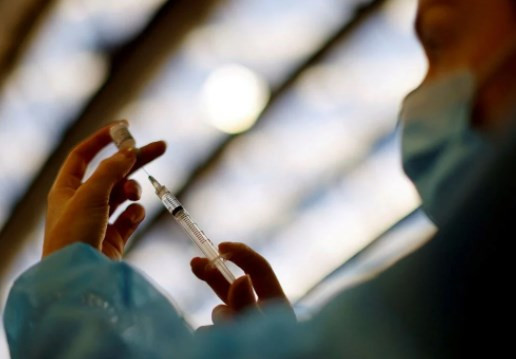 BioNTech aşısı Omikron nedeniyle hastaneye yatışa karşı yüzde 70 koruma sağlıyor