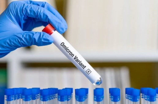 BioNTech aşısı Omikron nedeniyle hastaneye yatışa karşı yüzde 70 koruma sağlıyor