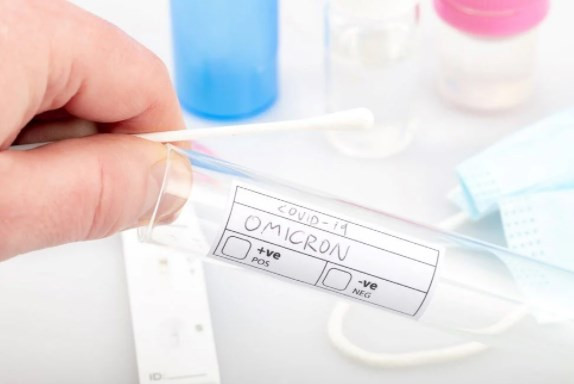 DSÖ’den Omikron varyantı için umut verici haber: Aşıdan kaçması pek olası değil