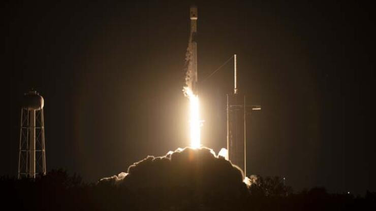 Falcon 9 roketi uzayda: NASA'nın yeni görevi 'kara delik'