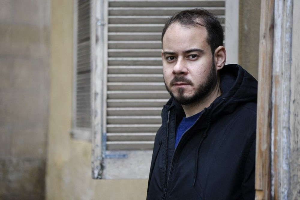 İspanya’da hapis cezası alan rapçi Pablo Hasel üniversiteye sığındı