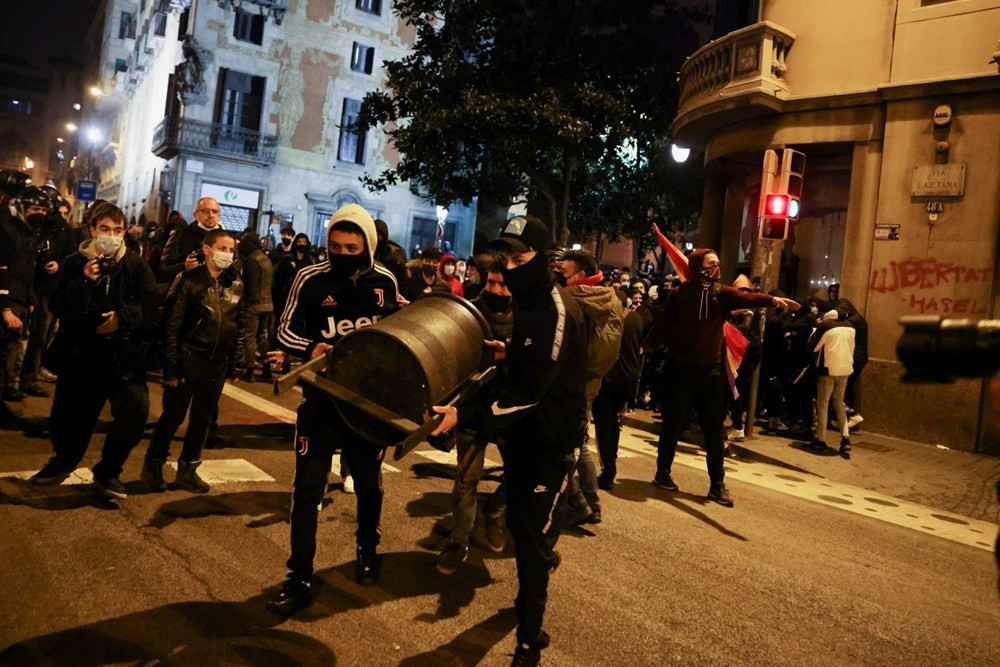 İspanya’da rapçi Hasel protestoları 6. gününü doldurdu