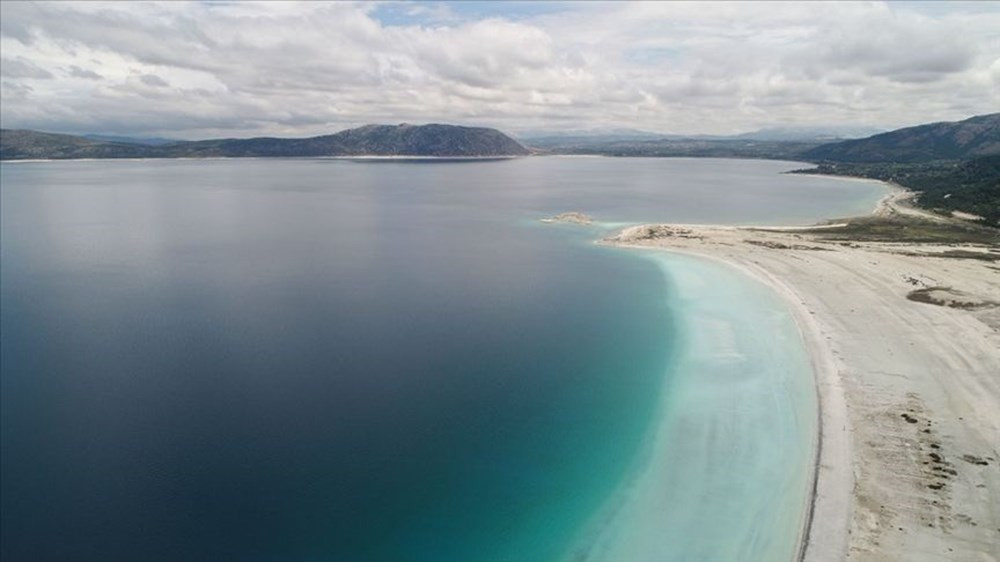 Su kaynaklarının korunmasına dikkat çekmek için Salda Gölü'nde defile