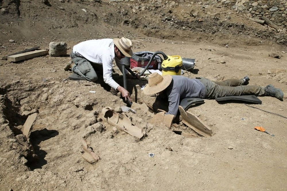 Binlerce yıl öncesine ait 40 tabut keşfedildi