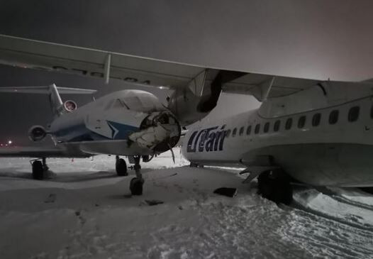 Rusya’da iki uçak pistte çarpıştı