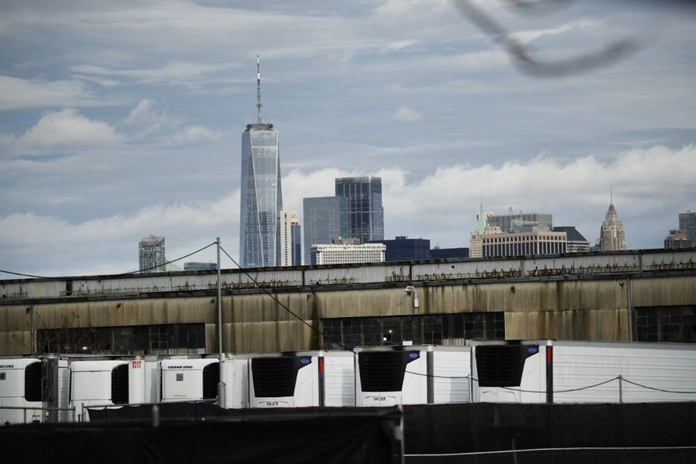 New York’ta 750 cenaze bir yıldan fazladır kamyonlarda bekliyor