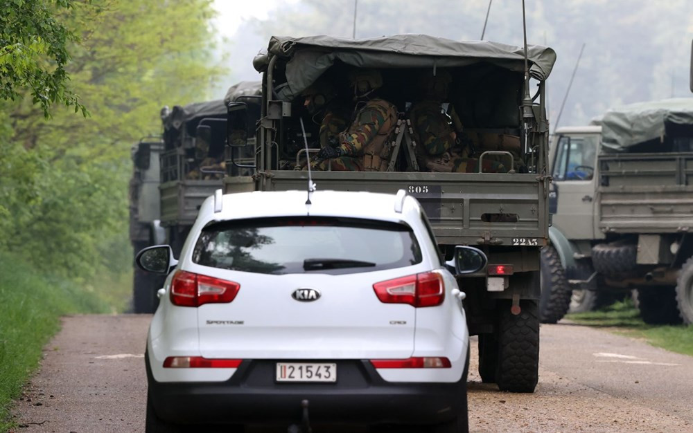 Belçika, kışladan ağır silahlar kaçıran askeri arıyor
