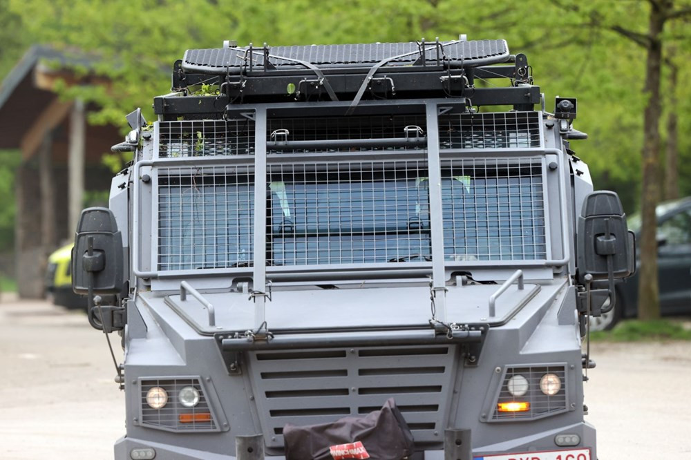 Belçika, kışladan ağır silahlar kaçıran askeri arıyor