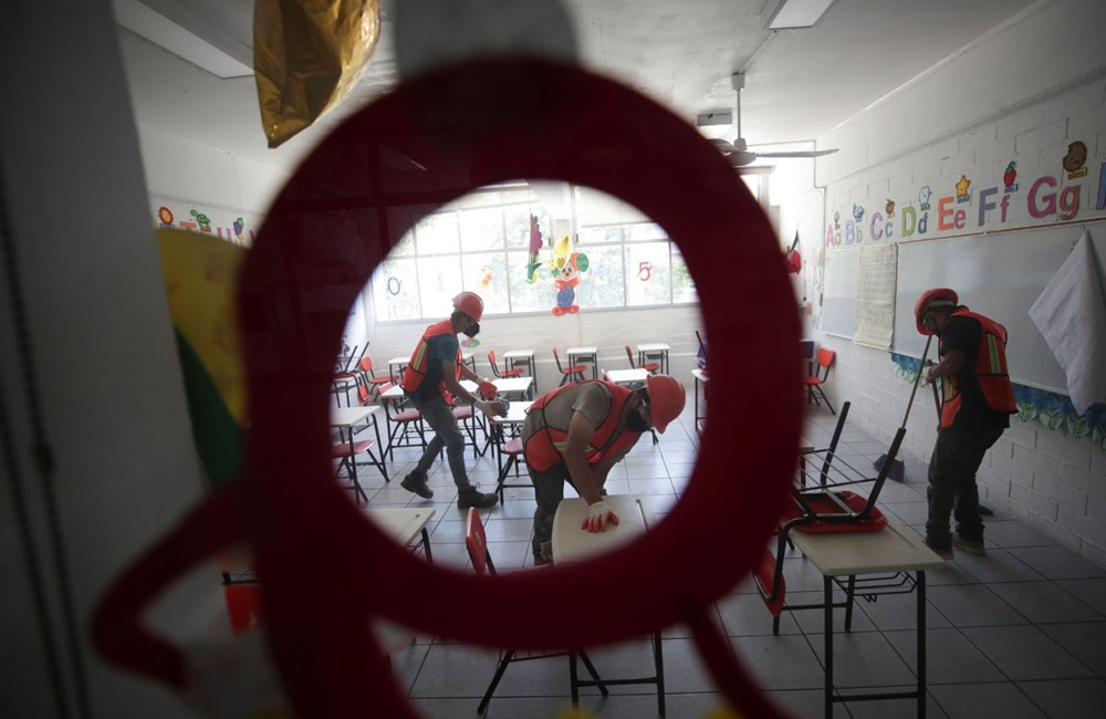 Meksika’daki okulların yarısı yağmalandı!