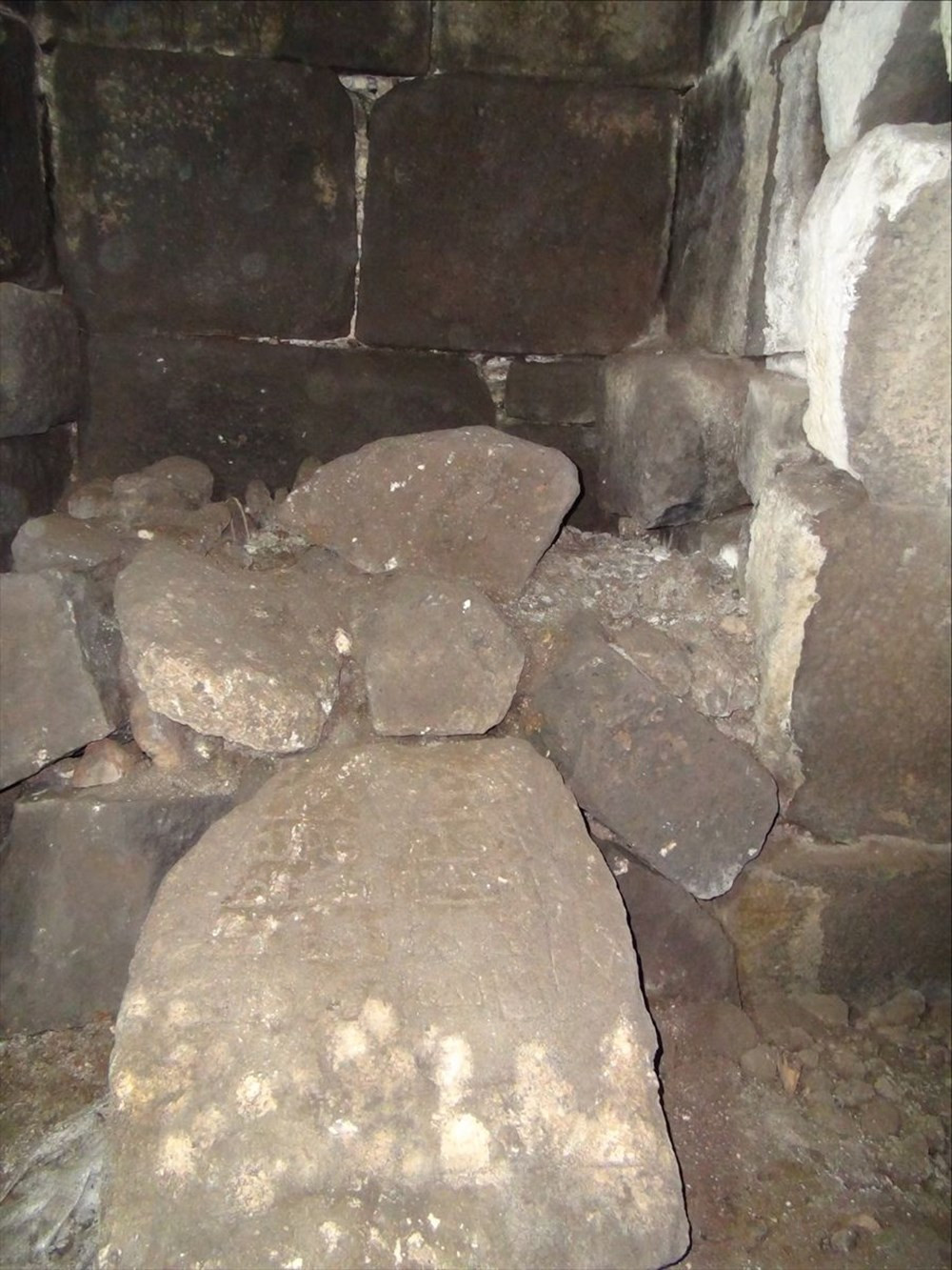 Şanlıurfa'da izinsiz kazıda Roma dönemine ait zindan ortaya çıktı