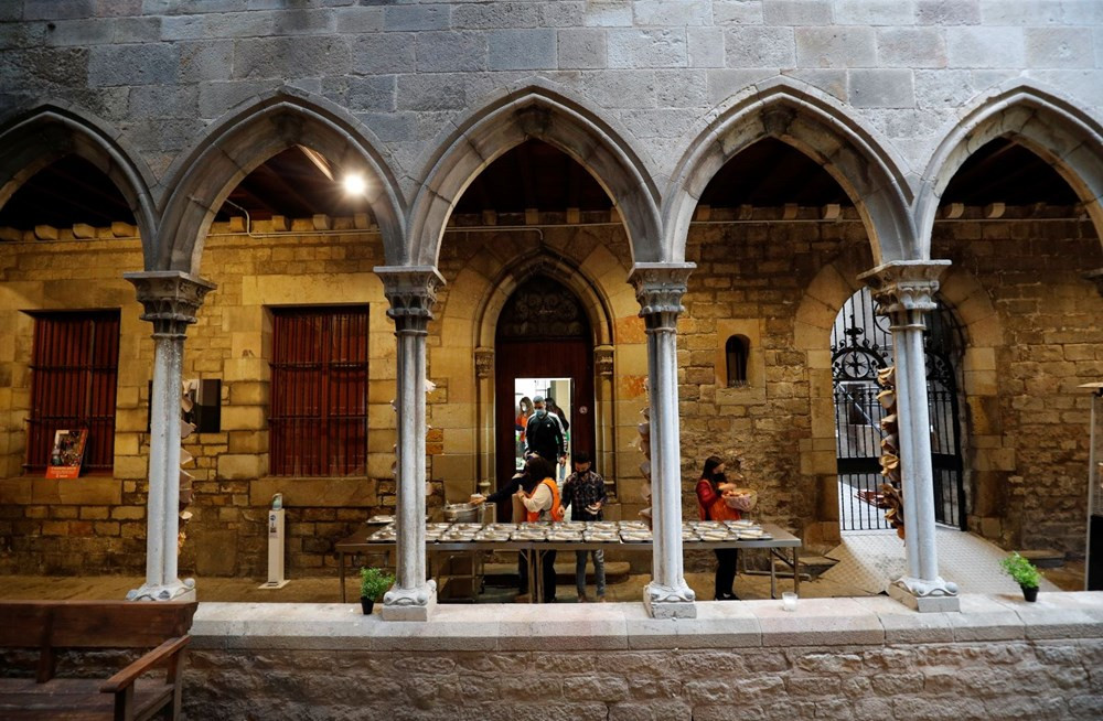 İspanya’da Katolik kilisesi Müslümanlara iftar için kapılarını açtı
