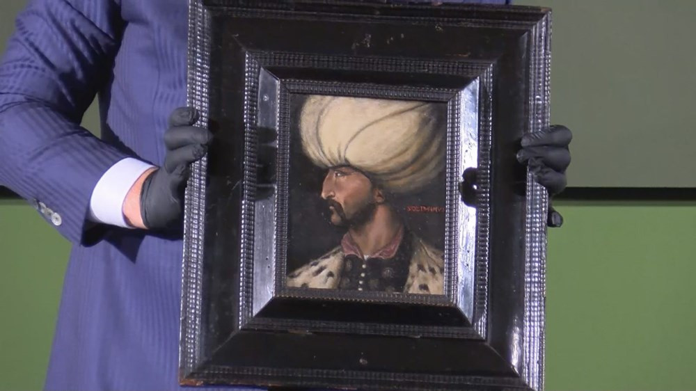 Fatih Sultan Mehmet'in ve Kanuni'nin  portresi yanyana
