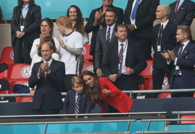 Kraliyet Ailesi, İngiltere-Almanya Maçı tribününde