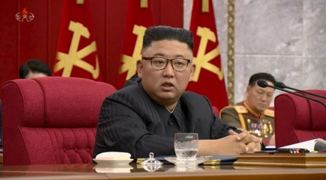 Kim Jong-un, Kovid-19 kısıtlamalarını ihlal eden üst düzey yetkilileri kovdu