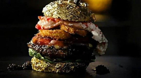 Dünyanın en pahalı hamburgeri 5 bin euroya satıldı