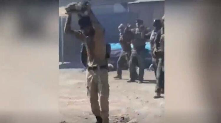 Dünyayı ayağa kaldıran 45 saniyelik video! 22 asker infaz edildi