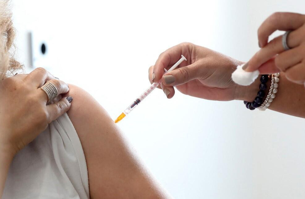 Avrupa İlaç Ajansı açıkladı: İki doz aşı Delta'ya karşı etkili mi?