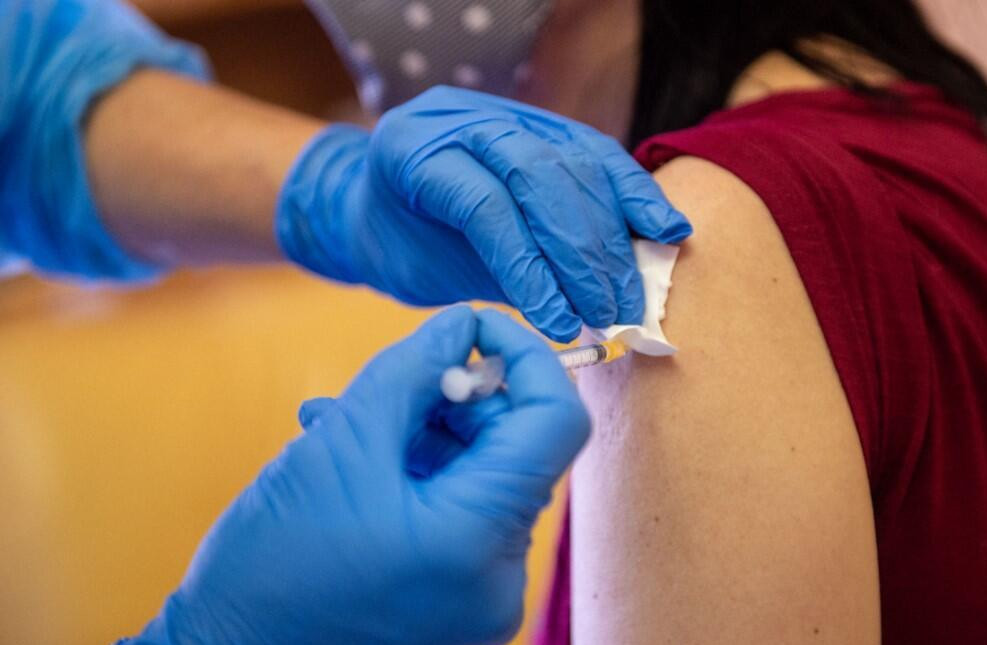 Avrupa İlaç Ajansı açıkladı: İki doz aşı Delta'ya karşı etkili mi?