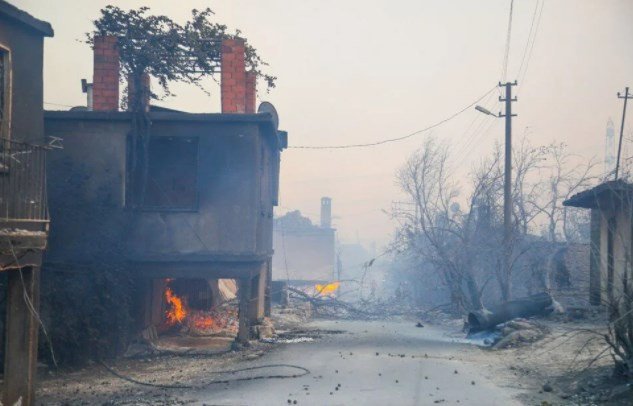 Manavgat'ta yangın felaketi! 3 kişi hayatını kaybetti