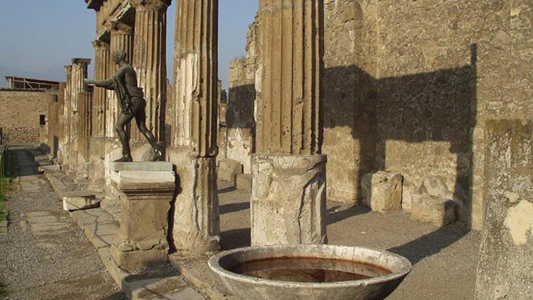Küllelerin altından doğan şehir: Pompeii
