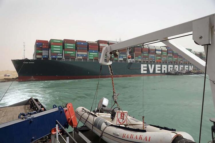 Mısır'da The Ever Given gemisine konulan haciz kaldırıldı
