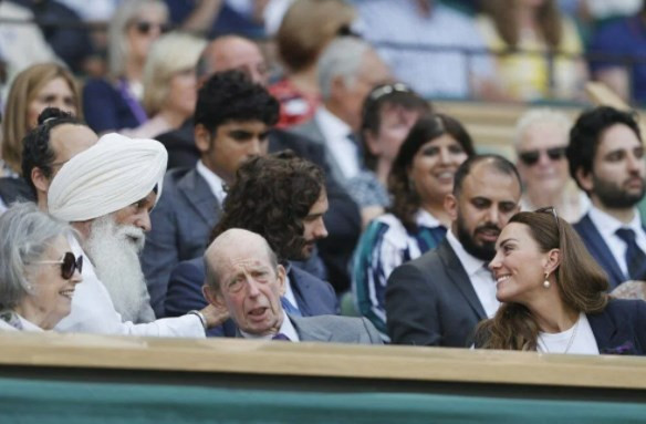 Kate Middleton korona temaslısı olduğunu Wimbledon'da öğrendi