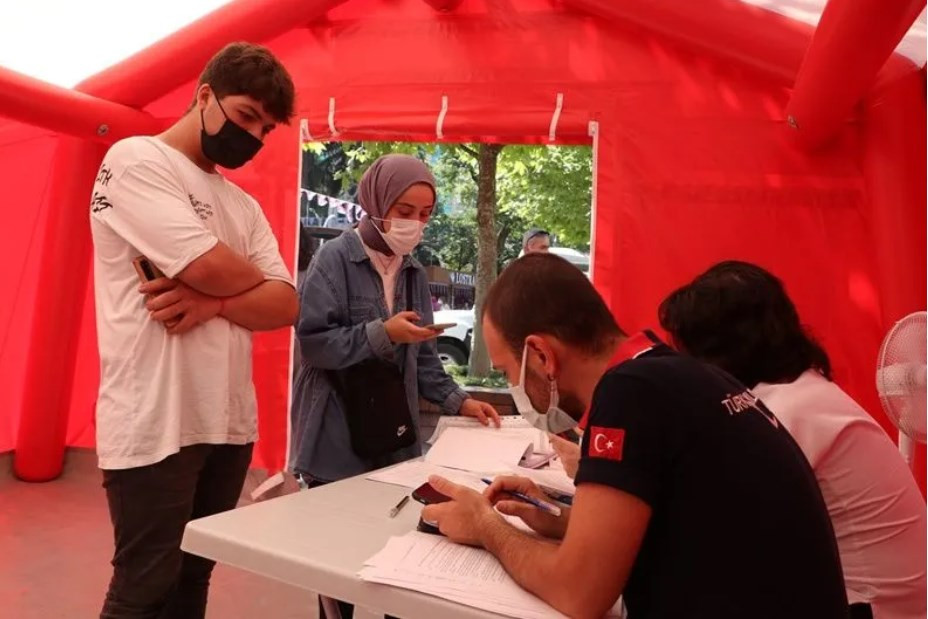 Günlük vaka sayısının 500'ü aştığı Trabzon'da kurallara uyun, aşı yaptırın çağrısı