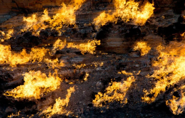 Cehennem Kapısı 50 yıldır 400 derecelik ateşle yanıyor