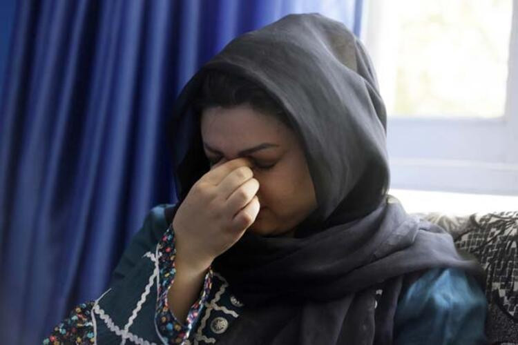 Taliban bunu da yaptı: 'Kadın sesi' yasaklandı!