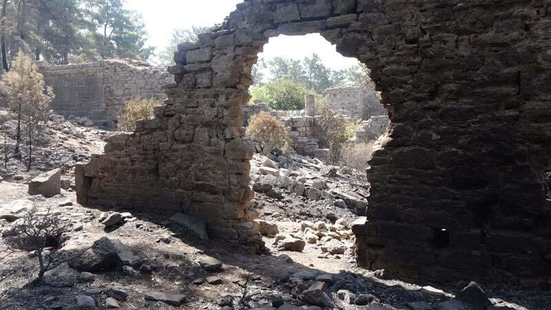 Antik kent Lyrbe de yandı!
