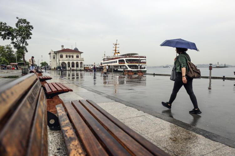İstanbul'da yağmur başladı! Trafik yoğun!