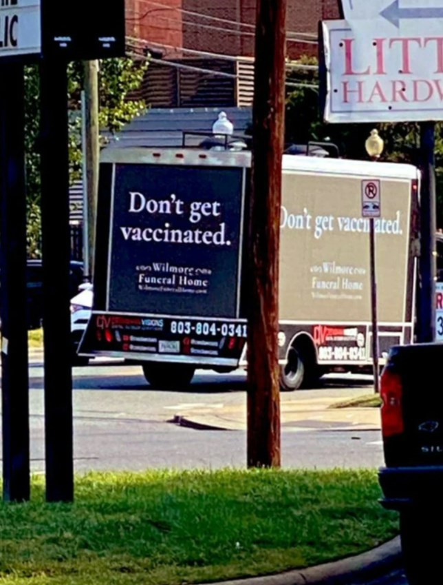 ABD'de cenaze evinden net reklam mesajı: Aşı olmayın