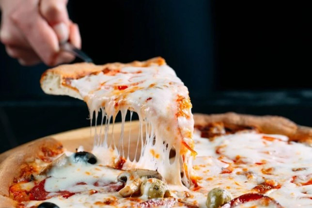 Fransız şef bin çeşit peynirli pizzasıyla Guinness Rekorlar Kitabı'na girdi