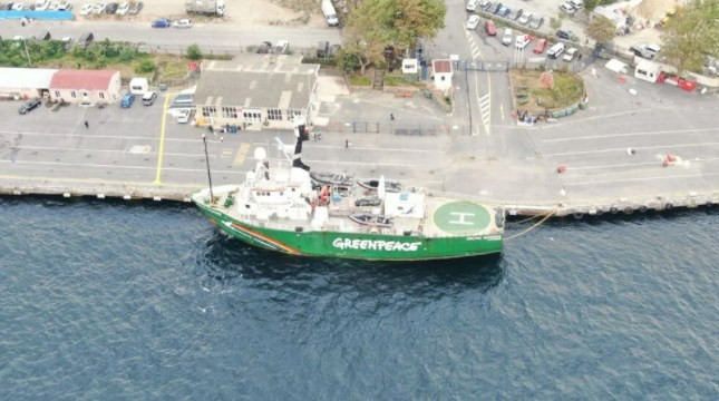 Greenpeace'in gemisi MV Arctic Sunrise müsilaj için İstanbul'da