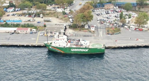 Greenpeace'in gemisi MV Arctic Sunrise müsilaj için İstanbul'da
