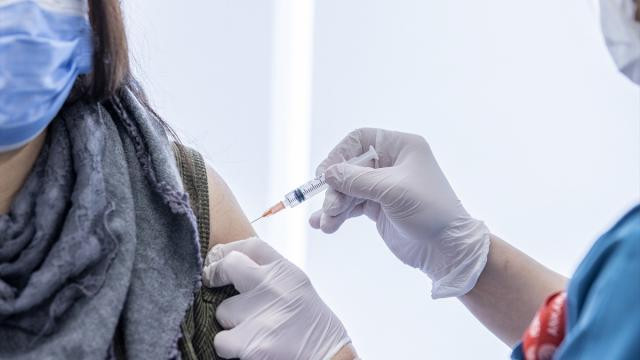 Kovid-19 aşısı erkeklerde sperm sayısını nasıl etkiliyor?