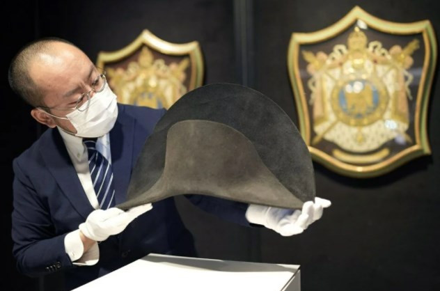 Napolyon Bonapart'ın DNA örneğinin bulunduğu şapka açık artırmaya çıkıyor