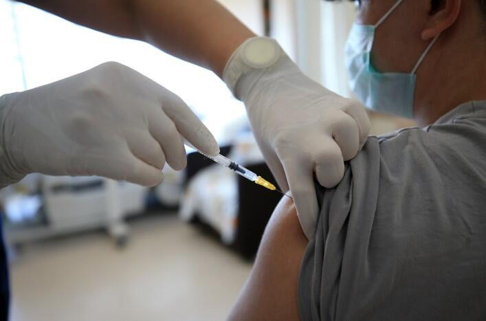 Bilim Kurulu üyesi açıkladı: 18 yaş altı için aşı nasıl planlanmalı?