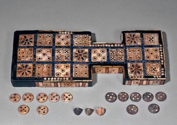 Umman’da 4 bin yıllık masa oyunu bulundu