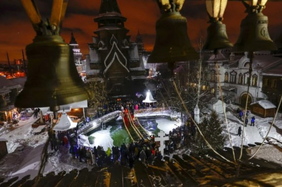 Rusya'da Ortodoksların Epifani Bayramı törenle kutlandı