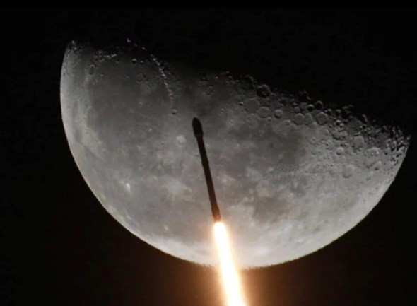 Elon Musk'ın roketi kontrolden çıktı: Ay'a çarpacağı tarih açıklandı