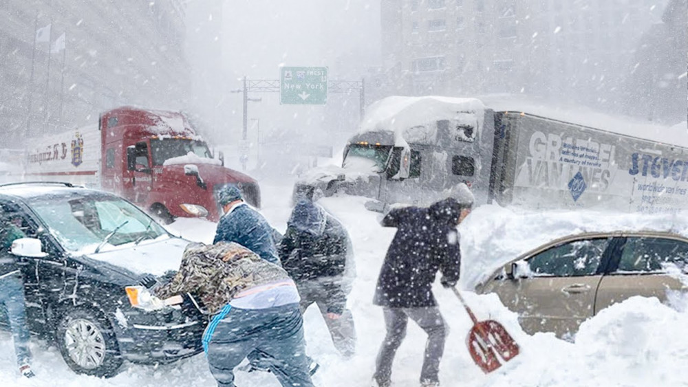 ABD kara teslim: Son 4 yılın en büyük kar fırtınası!