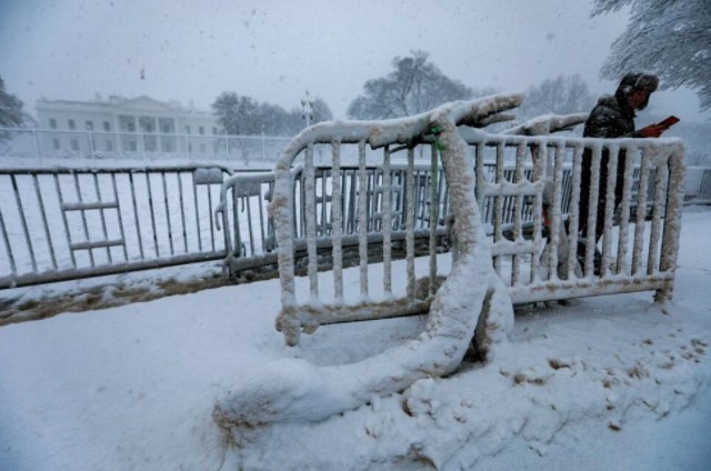 ABD'de Doğu Yakası ve Washington'da kar fırtınası! Okullar tatil edildi